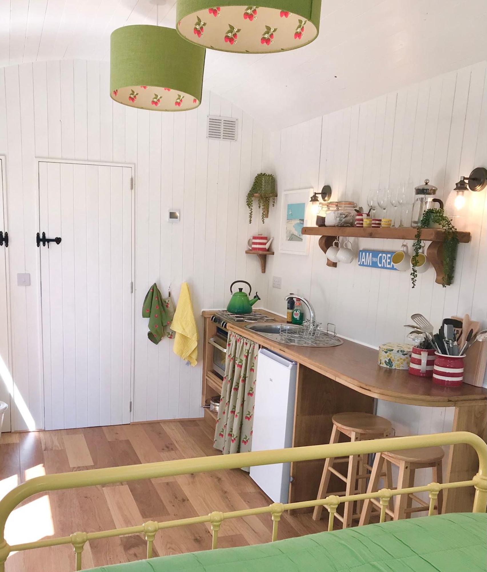 Shepherd'S Hut At Rosewood House 리스커드 외부 사진